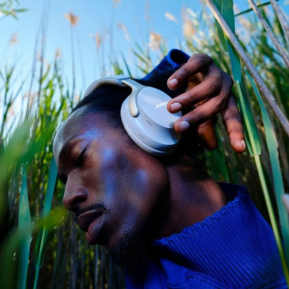QuietComfort Ultra Wireless Noise Cancelling Over-the-Ear Headphones, White Smoke (880066-0200)<Bose Outlet