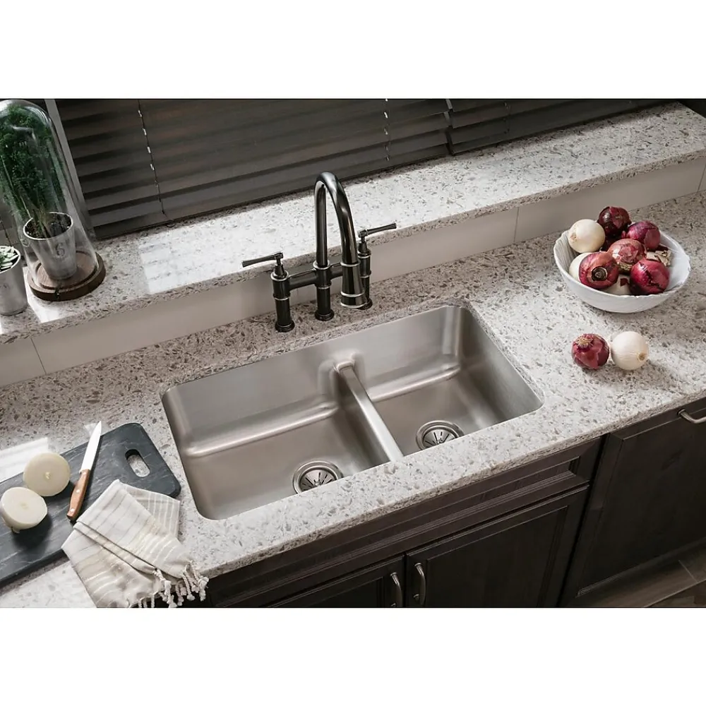 Elkay Lustertone Stainless Steel 32-1/16" x 18-1/2" x 9", 40/60 Double Bowl Undermount Sink with Aqua Divide (ELUHAQD32179)