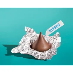 KISSES HERSHEY'S Milk Chocolate Candy Pieces, 66.7 oz. (HEC33458)