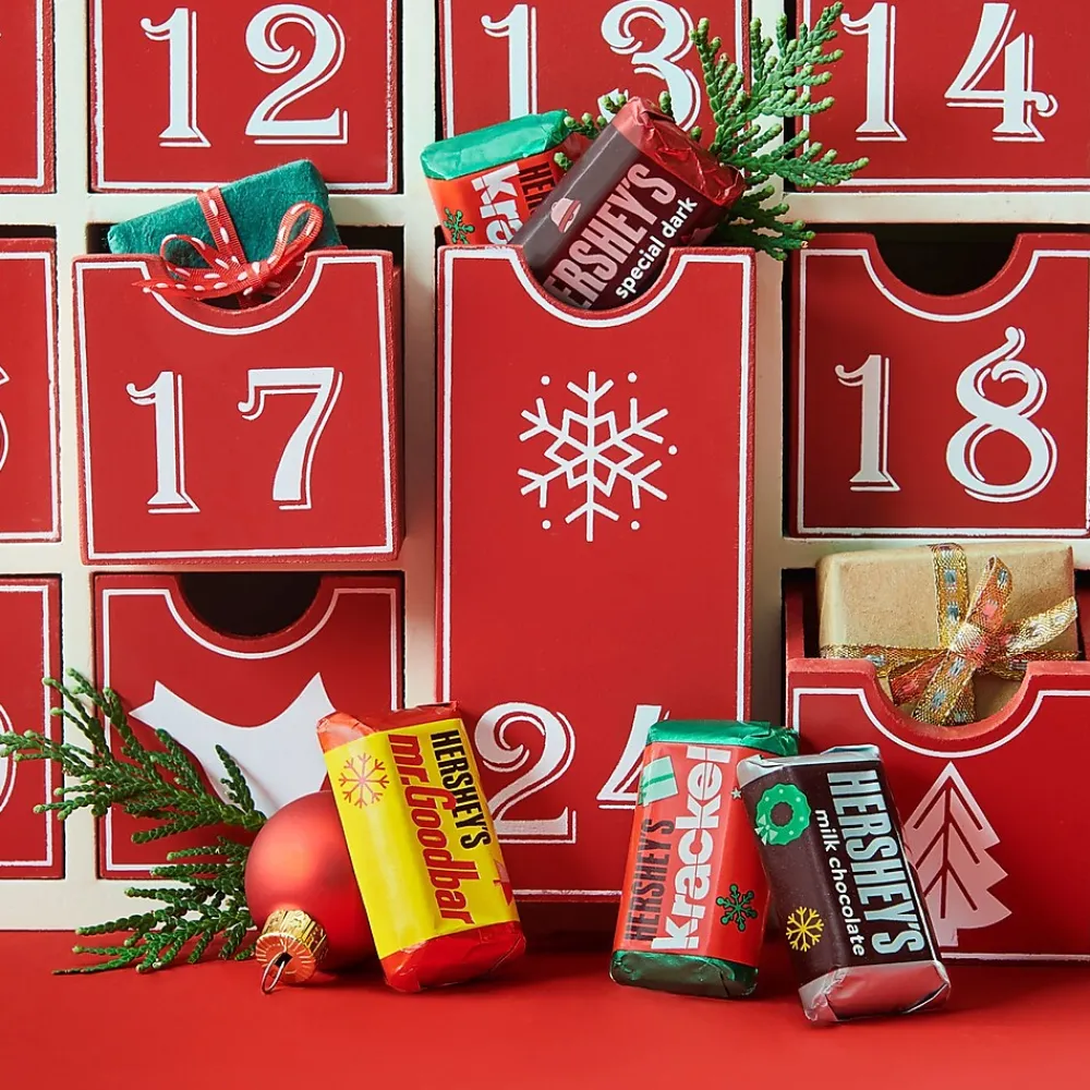 Hershey's Miniatures Assorted Chocolate Candy Bag, 39.6 oz. (HEC45401)