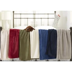 Wicked Plush Throw, Deep Blue, Large (0SAG202000)<L.L.Bean Outlet