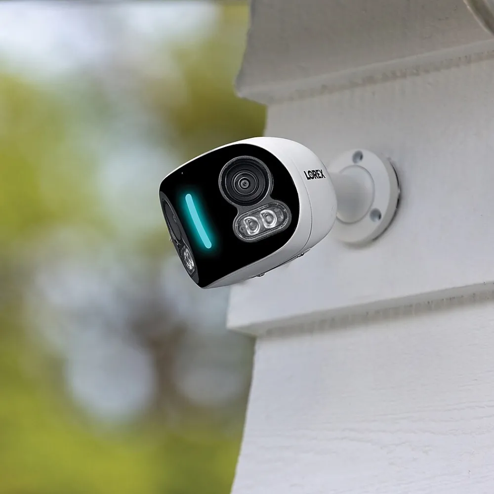 Lorex Wi-Fi 4K Dual-Lens Smart Security Camera with Smart Security Lighting, White (W891UAD-E)