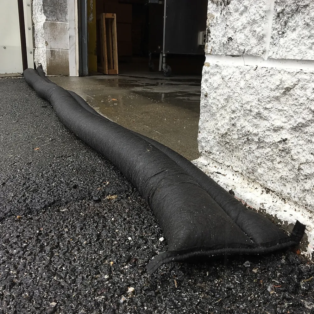 Quick Dam ™ Flood Barriers 3.5" x 5' (60") 2/Pack