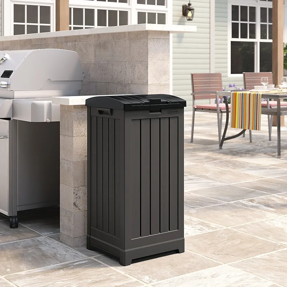 Resin Trash Can with Lid, 39 Gallon, Peppercorn and Black (GH3900)<Suncast Online