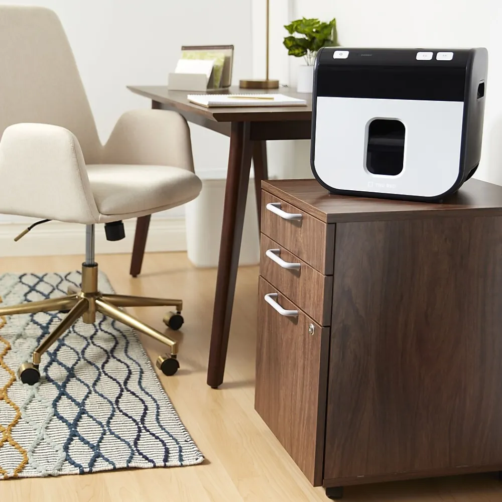 Hot TRU RED ™ Mailmate 12-Sheet Micro-Cut Shredder (TR-NMC12M9A)